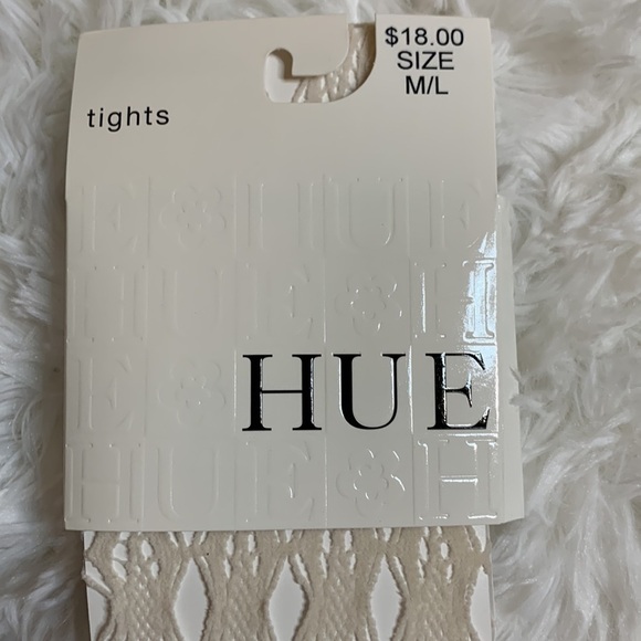 Hue Linear Diamonds Net Tights in Linen - Picture 7 of 8